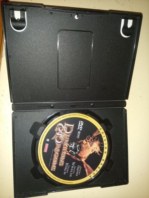 DVD de la peli DRAGONES Y MAZMORRAS