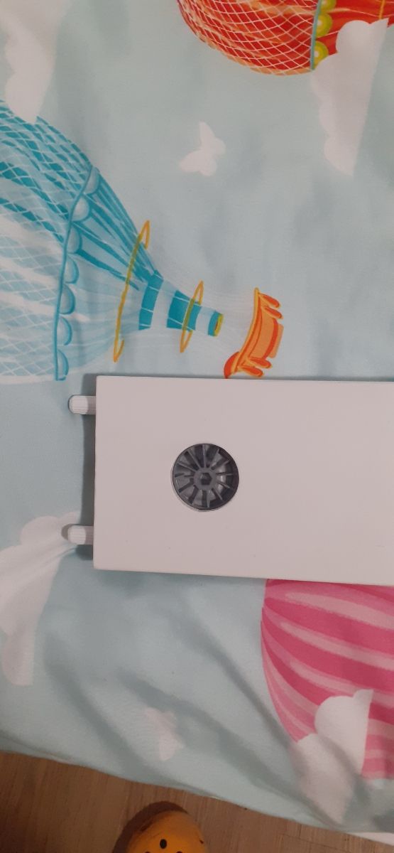 Barrera  para cama  de madera maciza blanca.