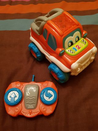 baby clementoni coche teledirigido y volteretas