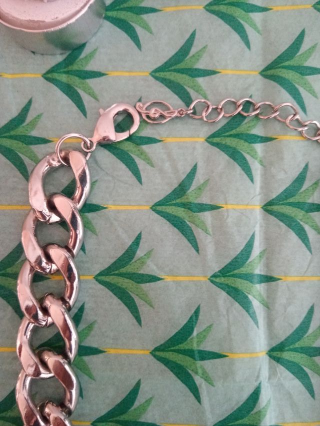 Collar Y2K de cadena metal de Stradivarius