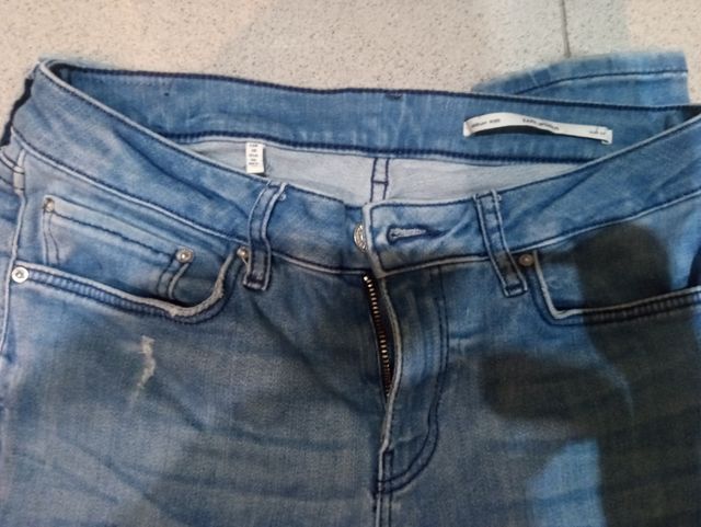 Pantalón vaquero clarito de Zara Talla 38