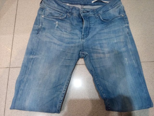 Pantalón vaquero clarito de Zara Talla 38