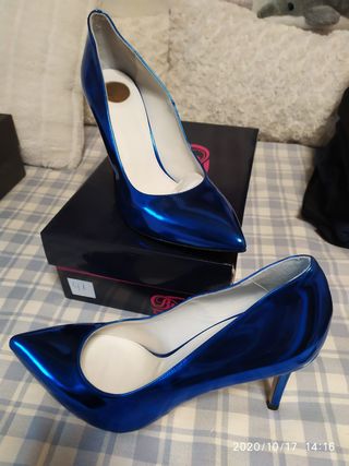 Zapato de fiesta azul electrico de segunda mano por 15 EUR en Valdemoro en  WALLAPOP