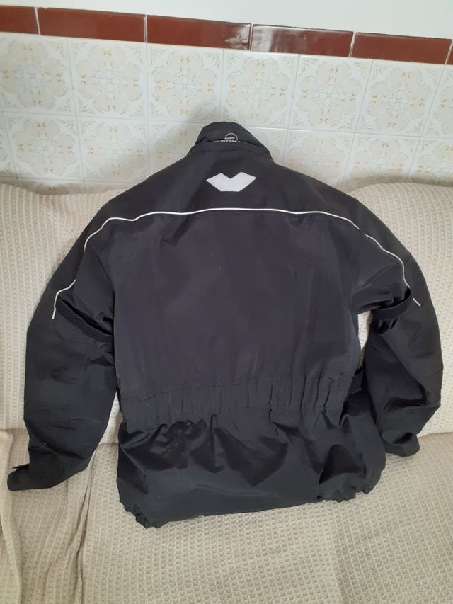 Chaqueta Motera Marca BERING,  TALLA XL.