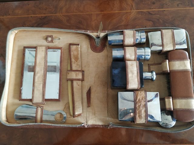 estuche de viaje de piel años 50