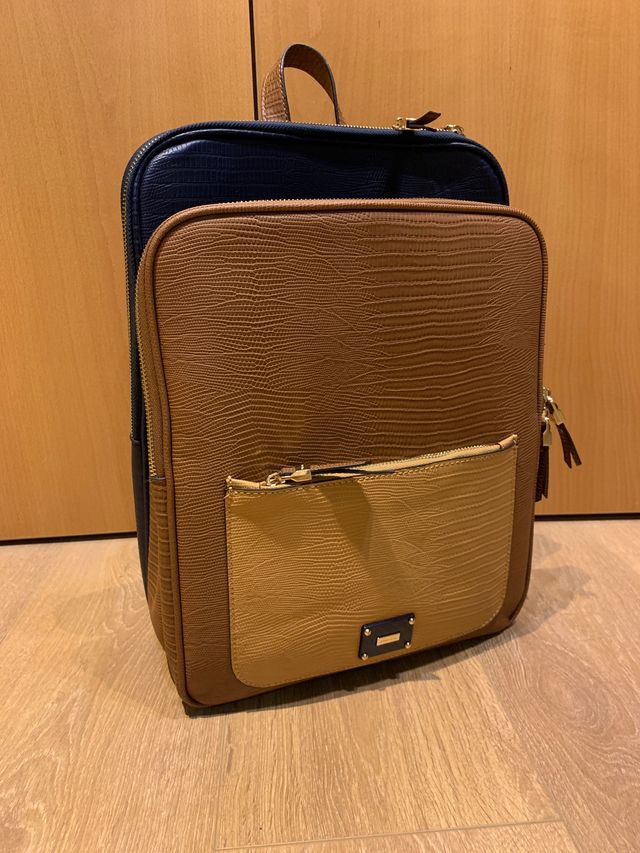 Atrás, atrás, atrás parte hablar apetito Mochila maletín Parfois mujer de segunda mano por 15 € en Madrid en WALLAPOP Atrás, atrás, atrás parte hablar apetito Mochila maletín Parfois mujer de segunda mano por 15 € en Madrid en WALLAPOP