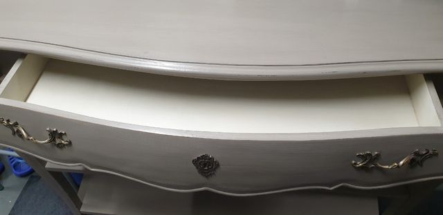 Consola clásica francesa.