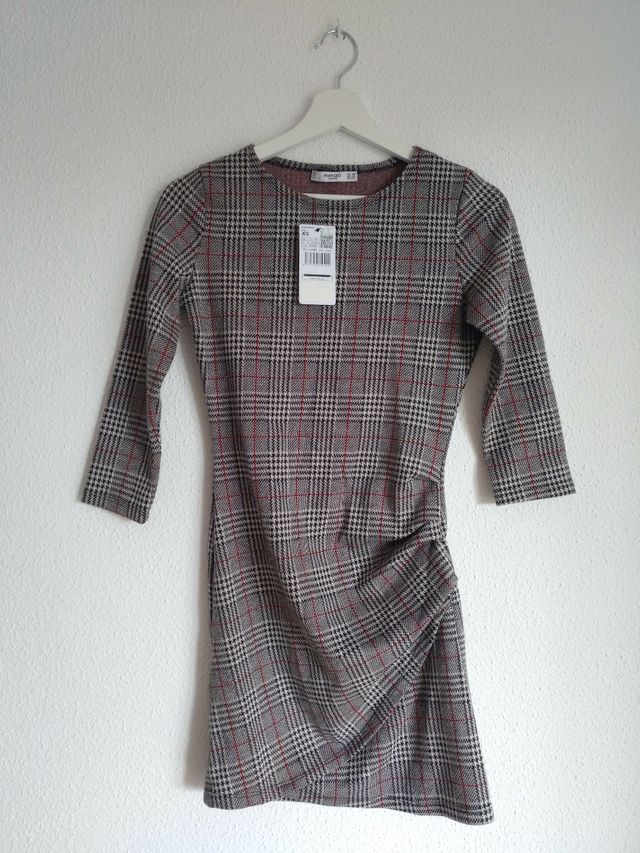 Vestido pata de gallo de Mango