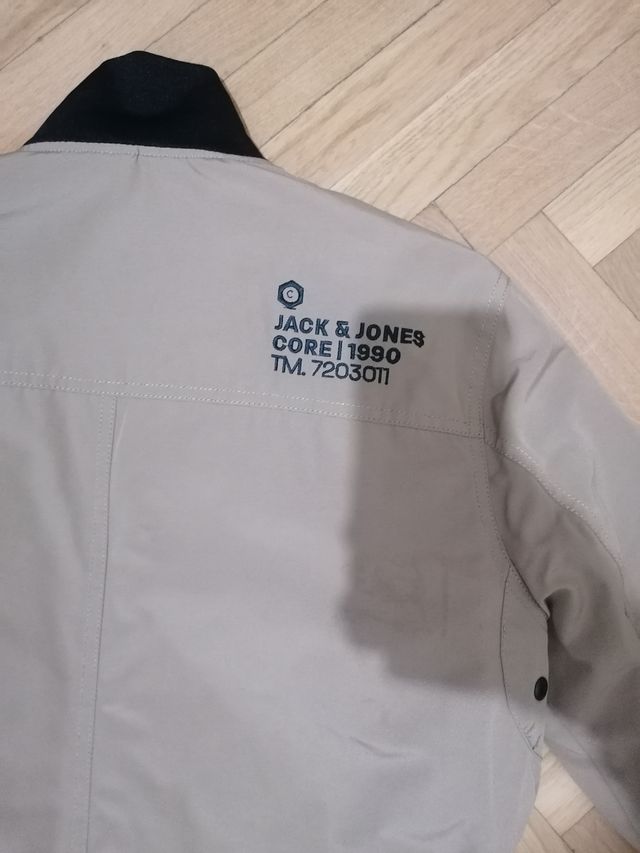 Se vende chaqueta