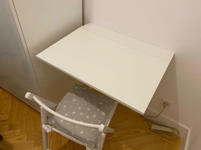Mesa Plegable de segunda mano por 31 € en Madrid en WALLAPOP