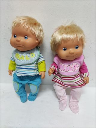muñecos gemelos mila y malo famosa