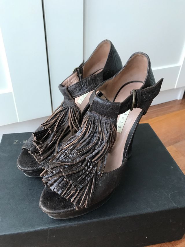 Sandalia piel marrón tacon Pura Lopez