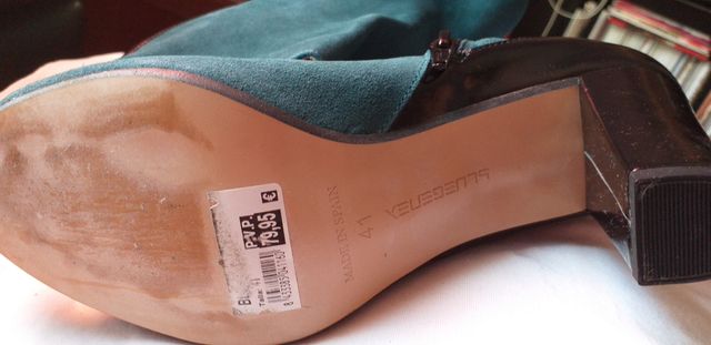 Botines en verde y negro, talla 41