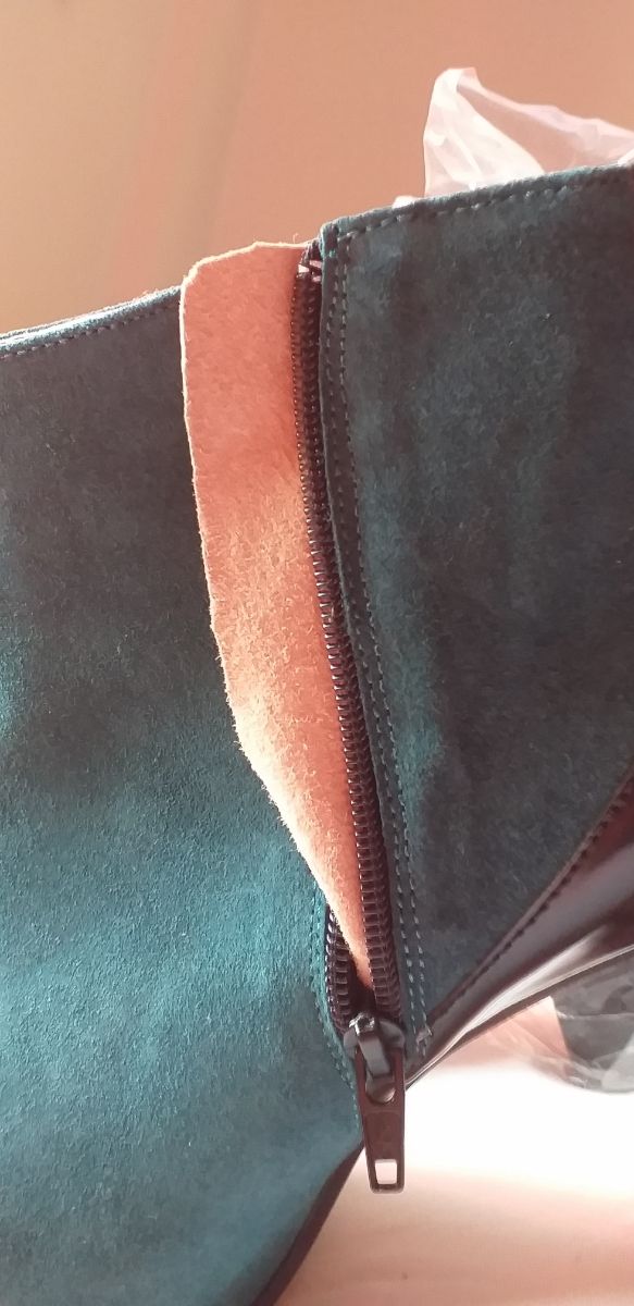 Botines en verde y negro, talla 41