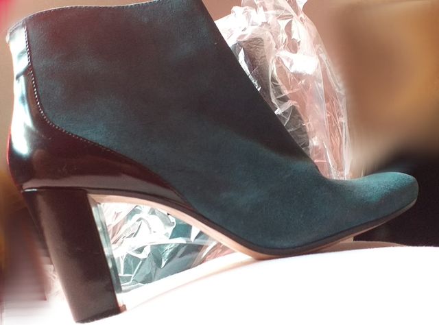 Botines en verde y negro, talla 41