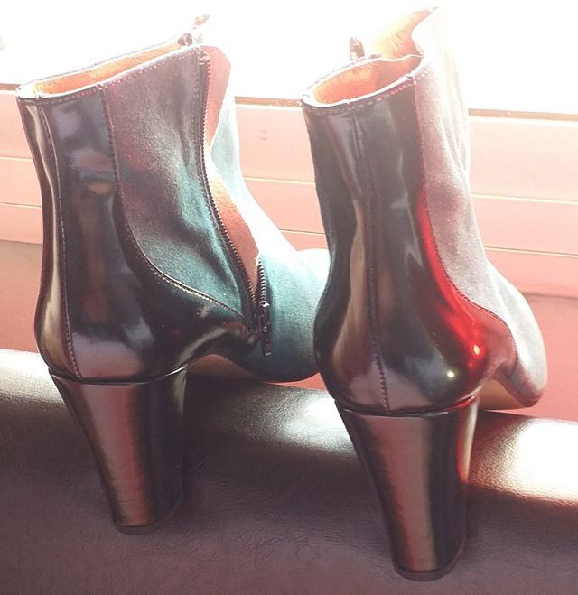 Botines en verde y negro, talla 41