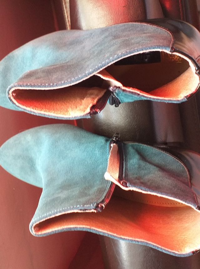 Botines en verde y negro, talla 41