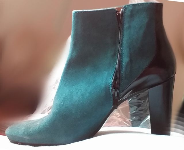 Botines en verde y negro, talla 41