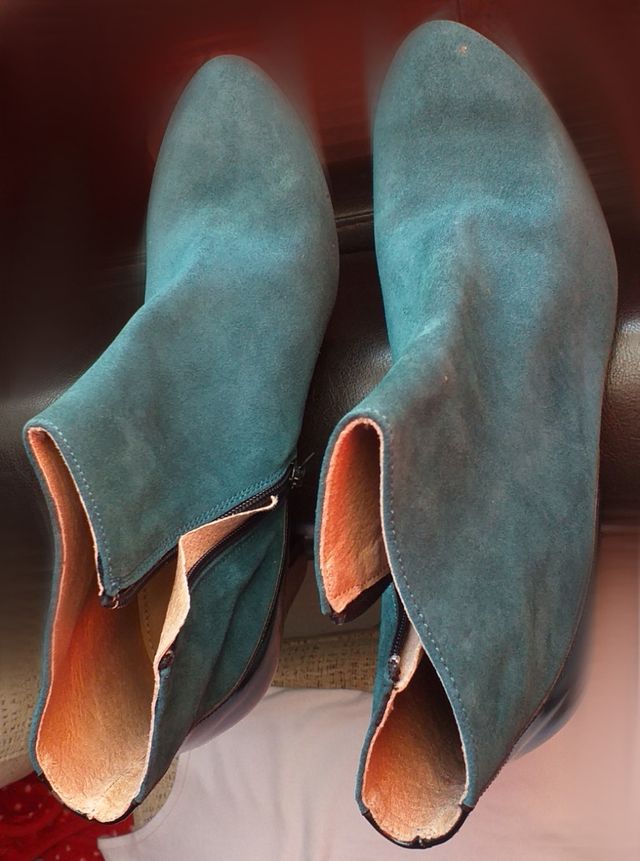 Botines en verde y negro, talla 41