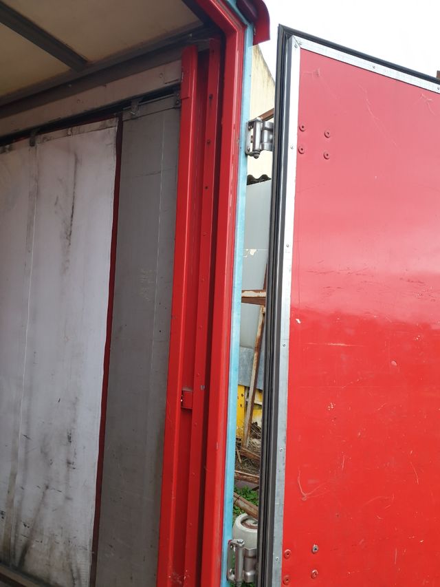 caja botellero, con lonas de corredera