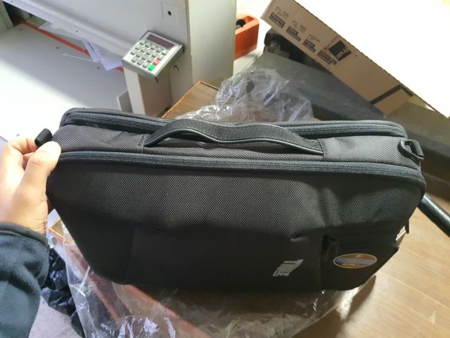 mochila / bandolera thule , nueva 