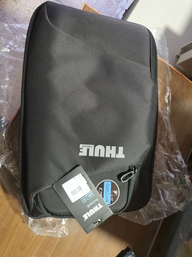 mochila / bandolera thule , nueva 