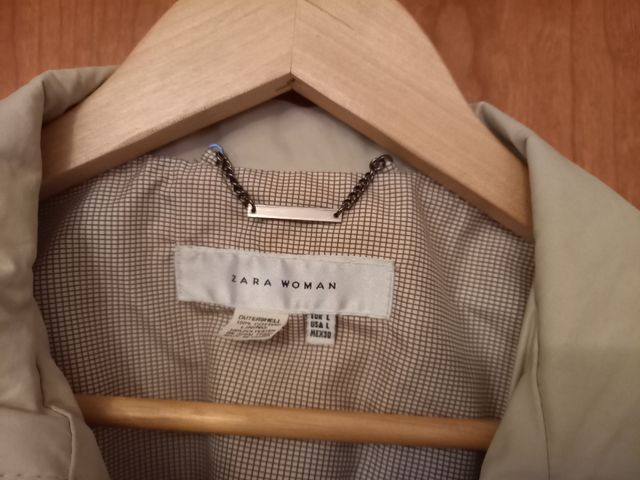 Trenca de Zara color beige