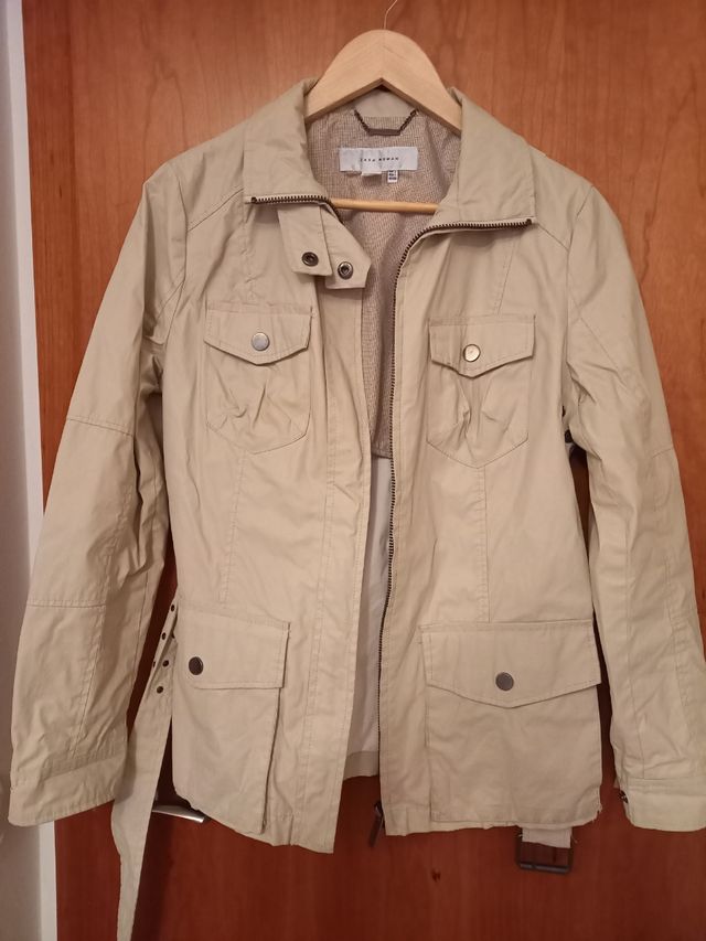 Trenca de Zara color beige