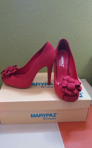 Zapatos rojo Marypaz de segunda mano por 20 EUR en Medellín en WALLAPOP