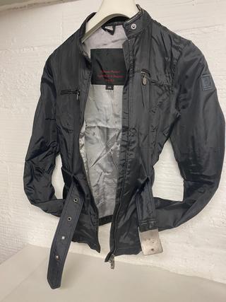 CAZADORA BELSTAFF MUJER T. 42 nueva