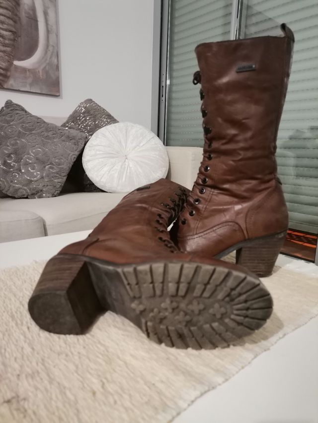 Botes de pell/Botas de piel