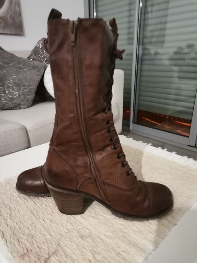 Botes de pell/Botas de piel