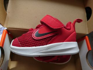 Zapatillas Nike bebe número 18\\'5 de segunda mano por 8 EUR en Granada en  WALLAPOP