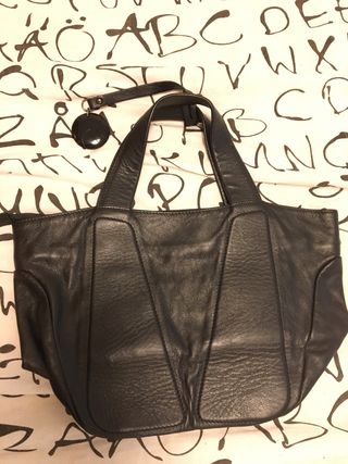 Bolso negro LAMARTHE de segunda mano por 20 EUR en Madrid en WALLAPOP