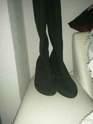 Botas altas negras estilo calcetin de segunda mano por 9 EUR en Chiclana de  la Frontera en WALLAPOP