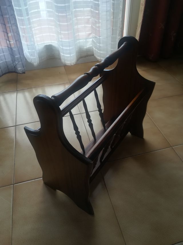 revistero de madera 