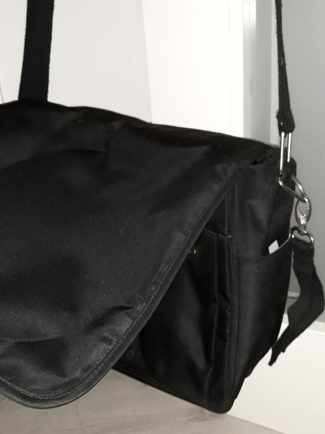 Bolsa negra para llevar en el cochecito