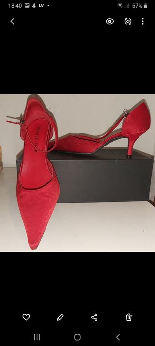 Zapatos fiesta color rojo cereza talla 36\\/37 de segunda mano por 10 EUR en  Getxo en WALLAPOP