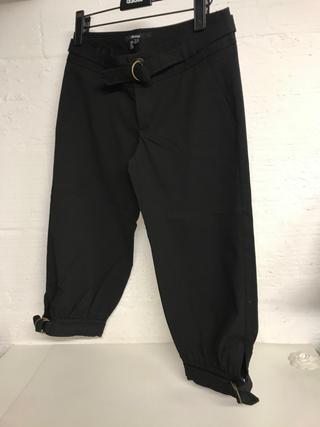 BERMUDAS  NEGRA ZARA T. 36