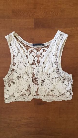 Chaleco ganchillo Zara de segunda mano por 6 EUR en A Coruña en WALLAPOP