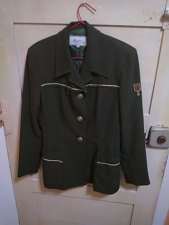 traje de chaqueta y pantalon