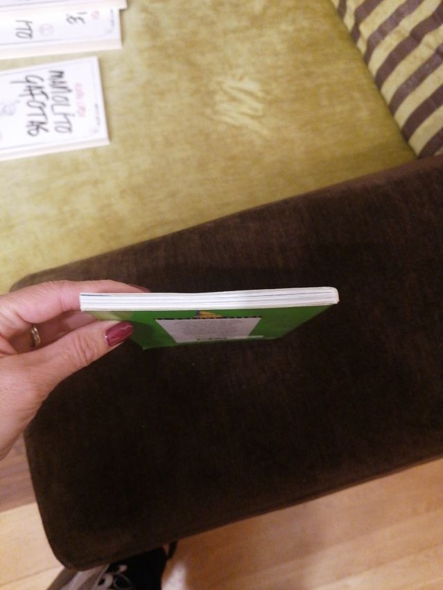 libro contra la bruja descalza