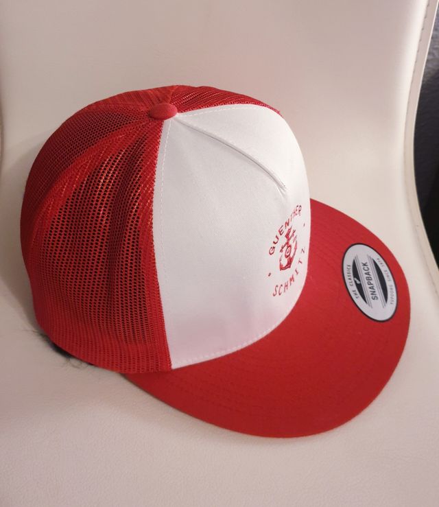 Gorra roja y blanca ancla guenther schmitz