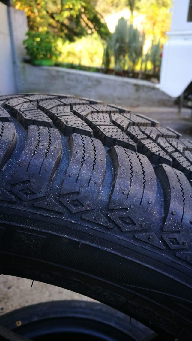 neumáticos para todo el año (todo tiempo)