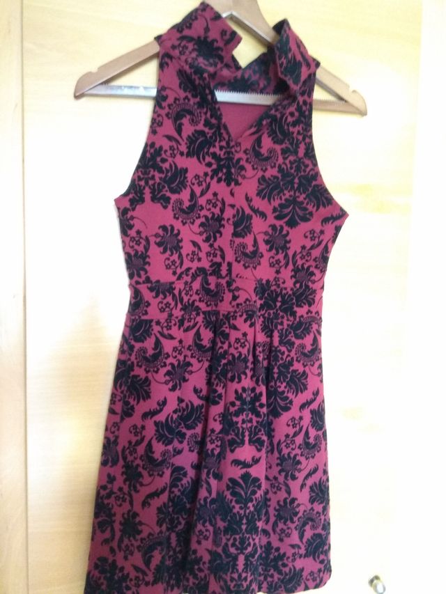 Vestido Marca amarillolimón, modelo mide 1,62