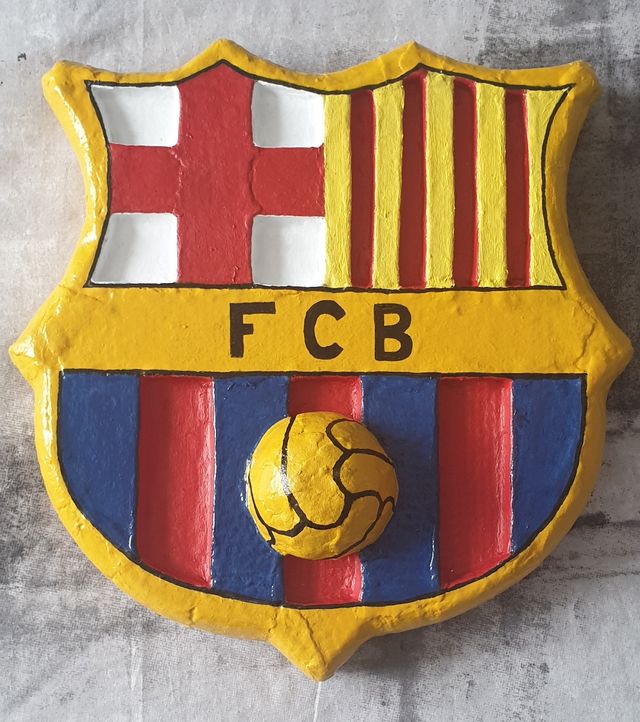 Escudo FCB de segunda mano por 20 EUR en León en WALLAPOP