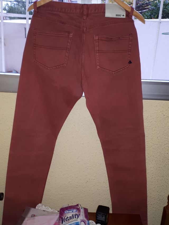 HSU,PANTALÓN SKATE. Talla 30W/32L