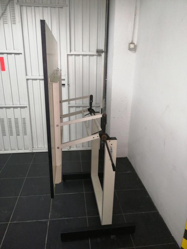 mesa técnica profesional arquitectura