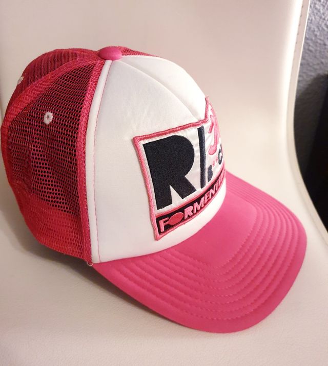Gorra rosa y blanca Rich b**ch formentera