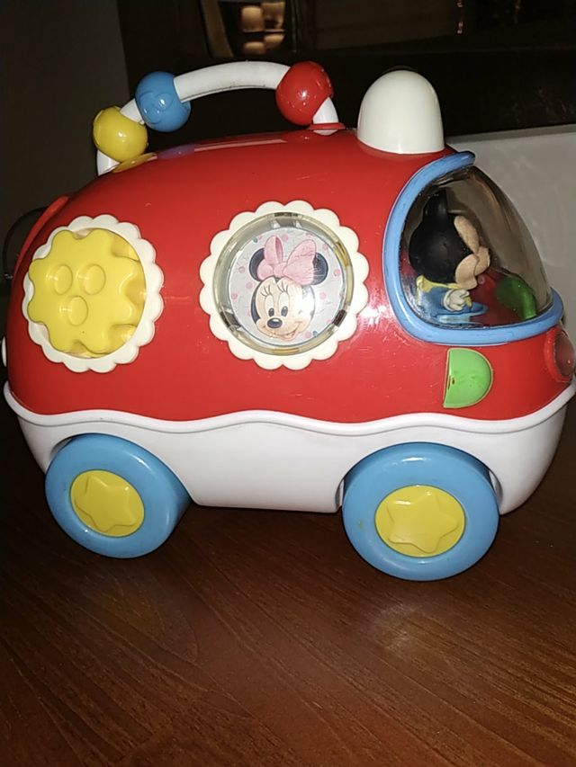 Coche Mickey Mouse.